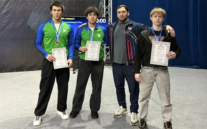 НАШИ СИЛАЧИ ПОКОРЯЮТ ЯМАЛ